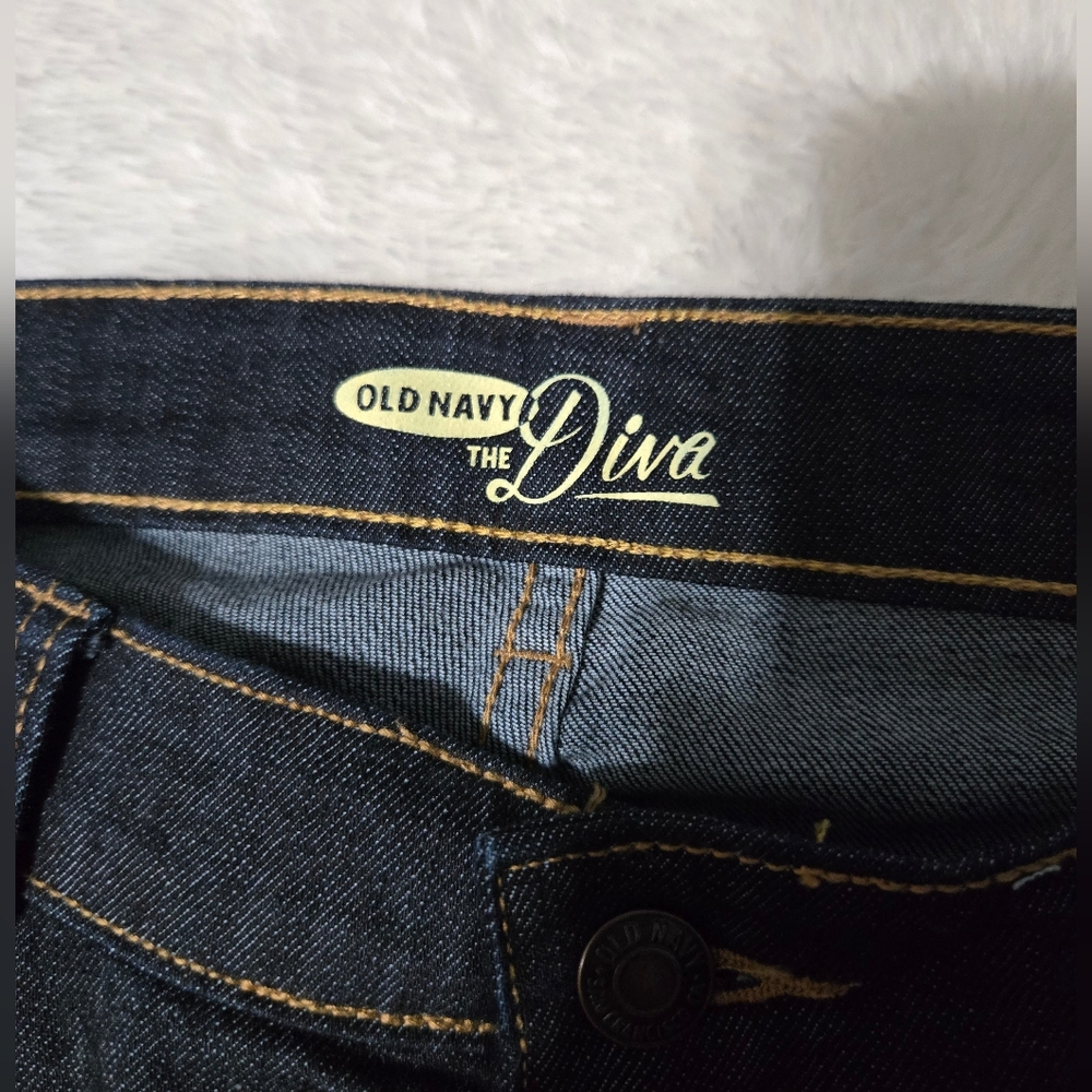 Old Navy Diva Size 4 Short - Picture 3 of 6